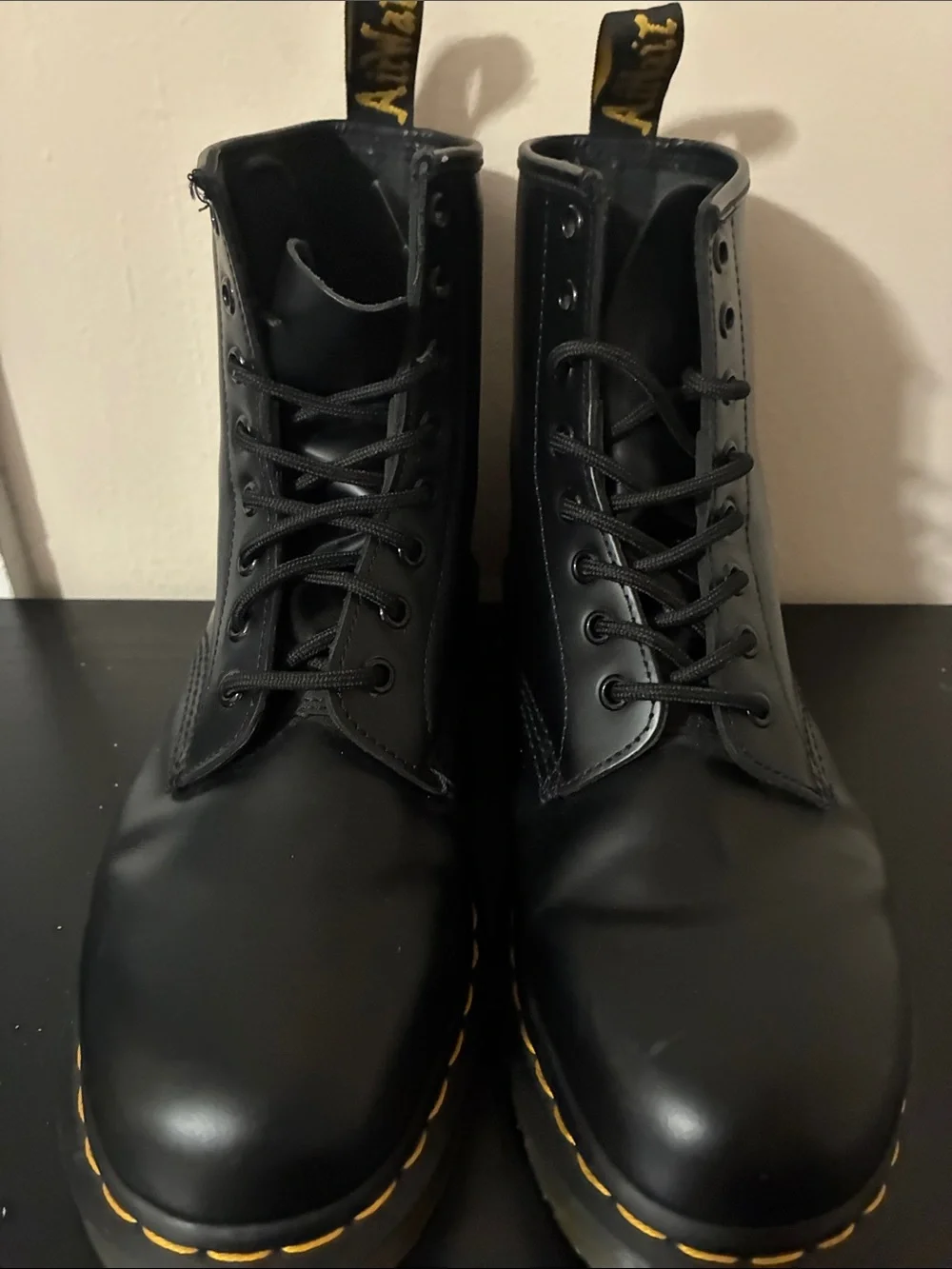 Classic Dr. Martens 1460 Smooth Leather 8-Eye Boots in black size 10